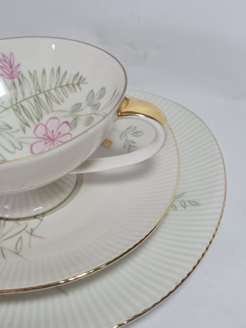 Чайное трио винтажное Jaeger&Co / PMR Bavaria с нежным цветочным декором, фарфор, Германия, 1970-80гг.
