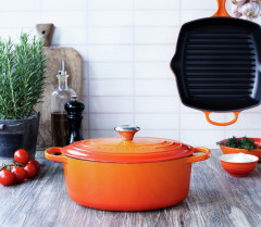 Le Creuset LE CREUSET Gourmet Br\u00e4ter Oval SIGNATURE rot LE CREUSET Gourmet Br&amp;gt;4ter Oval SIGNATURE