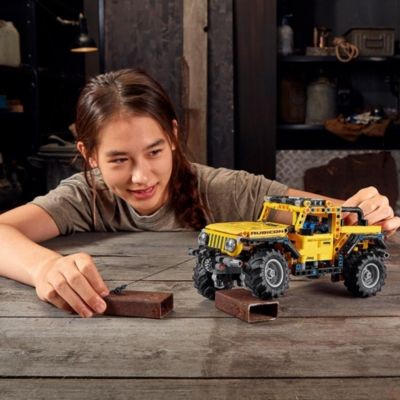 LEGO LEGO Technic 42122 Jeep Wrangler LEGO Technic 42122 Джип Рэнглер