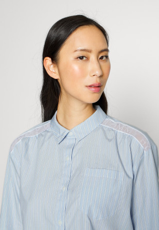 Tommy Hilfiger WOVEN STRIPE TOP Pyjama top light blue ТОП В ПОЛОСКАХ Пижамный топ светло-синий