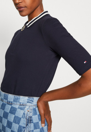 Tommy Hilfiger SLIM COLLAR ZIP Polo shirt desert sky SLIM COLLAR ZIP Рубашка поло небо пустыни