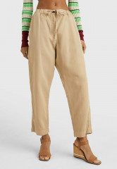 Tommy Hilfiger DRAWSTRING TWILL  Trousers beige САРЖА С КУЛИСАМИ Брюки бежевый
