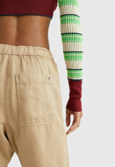 Tommy Hilfiger DRAWSTRING TWILL  Trousers beige САРЖА С КУЛИСАМИ Брюки бежевый