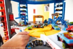 Mattel Hot Wheels City Super Ultimate Garage Spielset Игровой набор Hot Wheels City Super Ultimate Garage