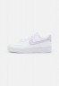 Nike Sportswear AIR FORCE 1 Sneaker low white/doll white/metallic silver AIR FORCE 1 Низкие кроссовки женские белый/кукольный белый/серебристый металлик