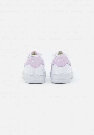 Nike Sportswear AIR FORCE 1 Sneaker low white/doll white/metallic silver AIR FORCE 1 Низкие кроссовки женские белый/кукольный белый/серебристый металлик