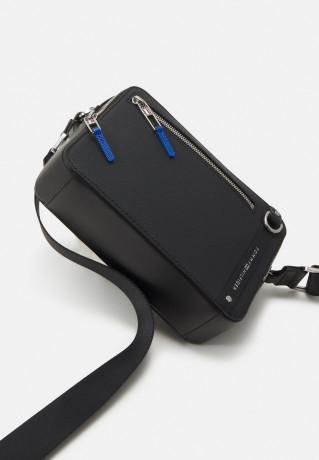 Tommy Hilfiger TH BUSINESS LEATHER CAMERA BAG Across body bag black TH BUSINESS LEATHER CAMERA BAG Сумка через плечо черный