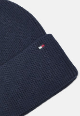 Tommy Hilfiger ESSENTIAL FLAG BEANIE Beanie space blue ESSENTIAL FLAG BEANIE Шапочка космический синий