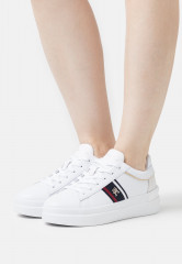 Tommy Hilfiger CORP WEBBING COURT  Trainers white CORP WEBBING COURT Кроссовки белый