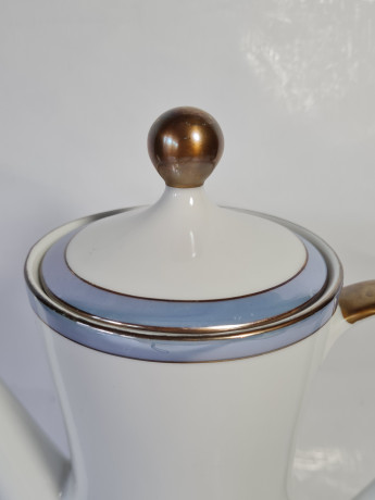 Чайник винтажный Winterling, белый фарфор со светло-голубым ободком и позолотой, 22 x 27,5 см, Германия, 1960-70гг.