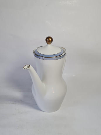 Чайник винтажный Winterling, белый фарфор со светло-голубым ободком и позолотой, 22 x 27,5 см, Германия, 1960-70гг.