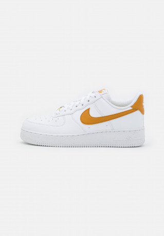 Nike Sportswear AIR FORCE 1 Sneaker low white/gold AIR FORCE 1 Низкие кроссовки женские белое золото
