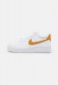 Nike Sportswear AIR FORCE 1 Sneaker low white/gold AIR FORCE 1 Низкие кроссовки женские белое золото