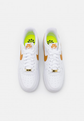 Nike Sportswear AIR FORCE 1 Sneaker low white/gold AIR FORCE 1 Низкие кроссовки женские белое золото