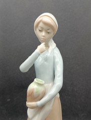 Статуэтка винтажная Casades &quot;Девушка с собакой&quot;, в пастельных тонах, фарфор, 26 х 9 см, Испания, 1970-80гг. 