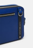 Tommy Hilfiger TH BUSINESS LEATHER CAMERA BAG Across body bag ultra blue TH BUSINESS LEATHER CAMERA BAG Сумка через плечо ультра синий