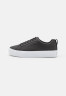 Tommy Hilfiger EMBOSSED VULC Trainers black EMBOSSED VULC Кроссовки черный