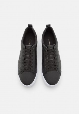 Tommy Hilfiger EMBOSSED VULC Trainers black EMBOSSED VULC Кроссовки черный