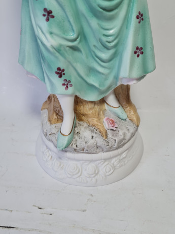 Статуэтка фарфоровая винтажная "Девушка с розой", 31 x 11 см, Германия, 1960-70гг.