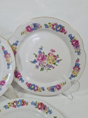 Тарелки винтажные Freiberger Porzellan, Inglasur GDR с цветочным декором, фарфор, 3 шт., 19.5 см, Германия, 1960-70гг.