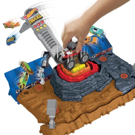 Mattel Hot Wheels Monster Trucks Arena World Main Event: Bone Shaker’s Ultimate Crush Yard Главное событие Hot Wheels Monster Trucks Arena World: Bone Shaker's Ultimate Crush Yard