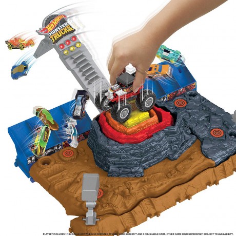 Mattel Hot Wheels Monster Trucks Arena World Main Event: Bone Shaker’s Ultimate Crush Yard Главное событие Hot Wheels Monster Trucks Arena World: Bone Shaker's Ultimate Crush Yard