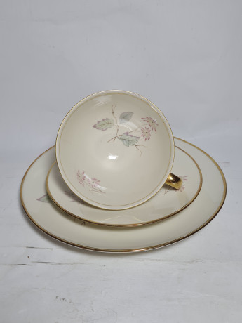 Чайное трио винтажное Seltmann Weiden Bavaria с ботаническим декором в пастельных тонах, фарфор, Германия, 1970-80гг.