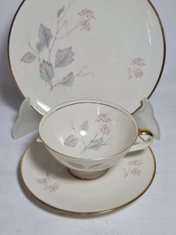 Чайное трио винтажное Seltmann Weiden Bavaria с ботаническим декором в пастельных тонах, фарфор, Германия, 1970-80гг.
