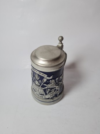 Gerz Hopfen U Maiz Кружка для пива с рельефным рисунком на синем фоне, 13см x 16см, Германия, 1960-70гг.