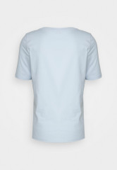 Tommy Hilfiger FLAG OPEN TEE Print T-shirt breezy blue FLAG OPEN TEE Футболка с принтом свежий синий