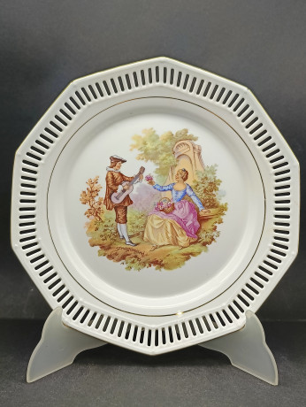 Тарелка винтажная Schwarzenhammer Bavaria "Влюбленная пара", вырубной фарфор, 23.5 см, Германия, 1960-70гг.