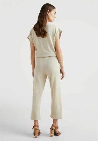 Tommy Hilfiger CROPPED STRAIGHT LEG Trousers light sandalwood УКОРОЧЕННЫЕ ПРЯМЫЕ БРЮКИ Брюки светлое сандаловое дерево