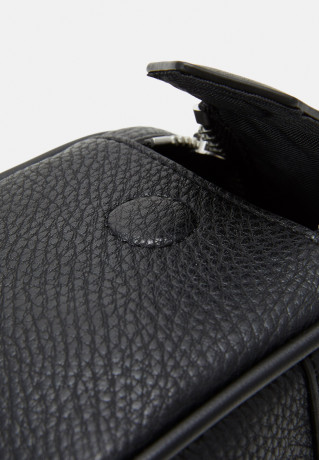 Tommy Hilfiger CENTRAL WASHBAG UNISEX Wash bag black UNISEX CENTRAL WASHBAG Мешок для стирки черный