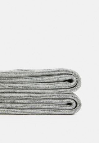 Tommy Hilfiger ESSENTIAL FLAG SCARF Scarf light grey heather ШАРФ ESSENTIAL FLAG Шарф светло-серый вереск