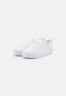 Tommy Hilfiger EMBOSSED VULC Trainers white EMBOSSED VULC Кроссовки белый