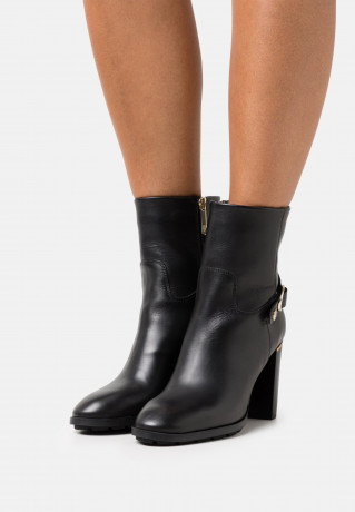Tommy Hilfiger BELT HIGH HEEL BOOTIE Classic ankle boots black BELT HIGH HEEL BOOTIE Классические ботильоны черный