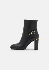 Tommy Hilfiger BELT HIGH HEEL BOOTIE Classic ankle boots black BELT HIGH HEEL BOOTIE Классические ботильоны черный