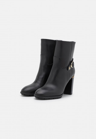 Tommy Hilfiger BELT HIGH HEEL BOOTIE Classic ankle boots black BELT HIGH HEEL BOOTIE Классические ботильоны черный