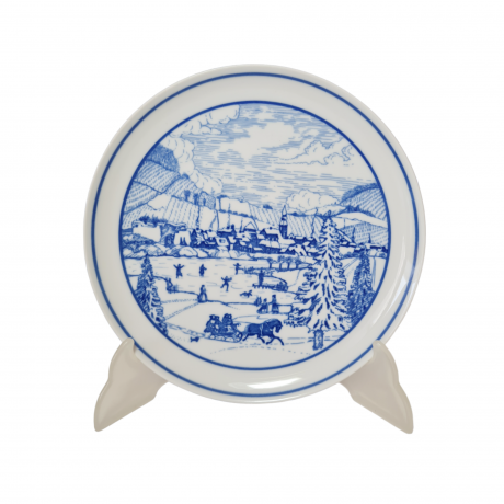 Тарелка декоративная винтажная Hutschenreuther, белый фарфор с рисунком в синих тонах "На зимнем катке, 20 x 2,5 см, Германия, 1960-70гг.
