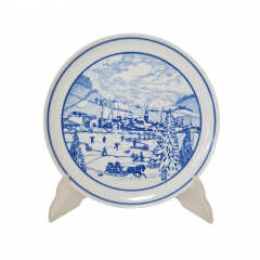 Тарелка декоративная винтажная Hutschenreuther, белый фарфор с рисунком в синих тонах "На зимнем катке, 20 x 2,5 см, Германия, 1960-70гг.