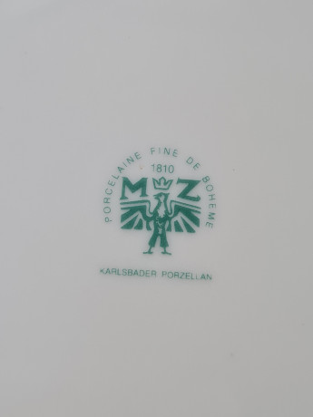 Тарелка винтажная MZ, Karlsbader Porzellan с бордовым узором и золотистым ободком, фарфор, 2 шт., 19 см, Германия, 1960-70гг.