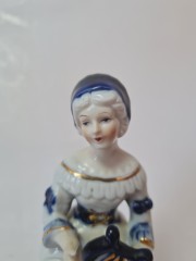 Статуэтка винтажная "Девушка, играющая на арфе" среднего размера, фарфор, 14 x 6см, Германия, 1960-70гг.