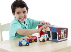 Melissa  Doug Rettungsdienstgarage aus Holz Деревянный гараж скорой помощи