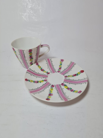 Steinbuck-Email Винтажная чайная пара "Цветы в розовом на белом фоне", Австрия, 1970-80гг.