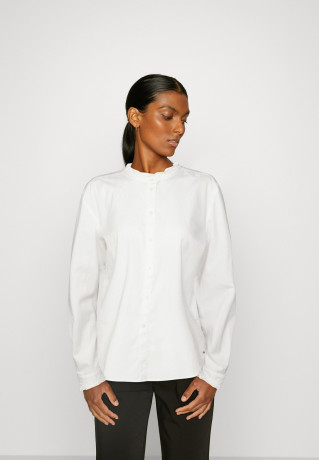 Tommy Hilfiger TONE FRILL RGL  Button-down blouse ecru TONE FRILL RGL Блузка на пуговицах экрю