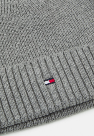 Tommy Hilfiger ESSENTIAL FLAG BEANIE UNISEX Beanie mid grey heather ESSENTIAL FLAG BEANIE UNISEX Шапочка средний серый вереск