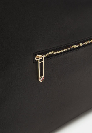 Tommy Hilfiger CASUAL HOBO Handbag black CASUAL HOBO сумочка черный