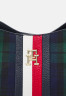 Tommy Hilfiger EMBLEM CROSSOVER Across body bag blackwatch CROSSOVER EMBLEM Сумка через плечо черные часы