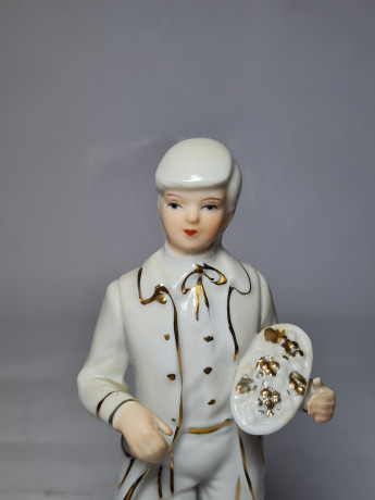 Статуэтка винтажная фарфоровая Richard Ginori "Мужчина в бело-золотом костюме с цветами", 18,5 x 7 см, Германия, 1960-70гг.