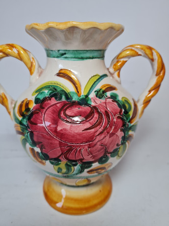 Miriam Italy Ваза для цветов с двумя ручками с ярким цветочным рисунком, 16 x 16 см, Италия, 1960-70гг.